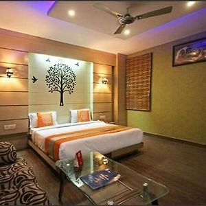 Hotel Raunak International